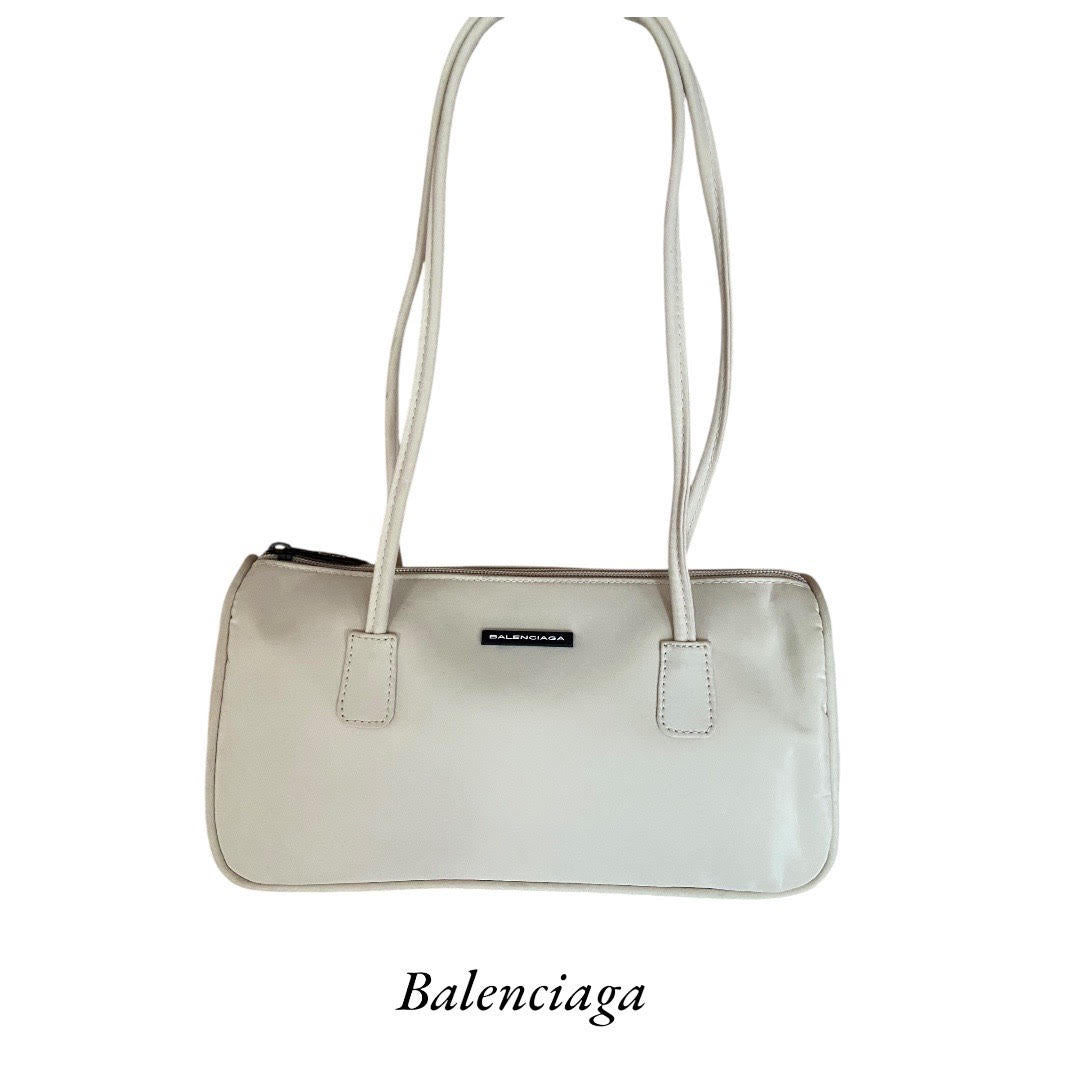 Short Handle Balenciaga Bag – Minimalist & Elegant Design